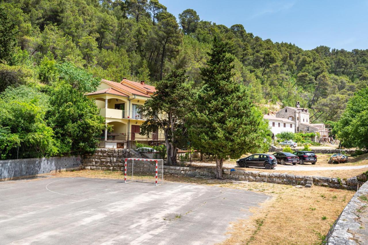 Apartments Maris Novigrad  Exteriör bild